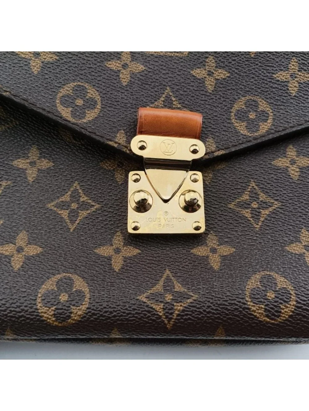 Louis Vuitton Pochette Metis MM Monogram Brown Canvas Handbag